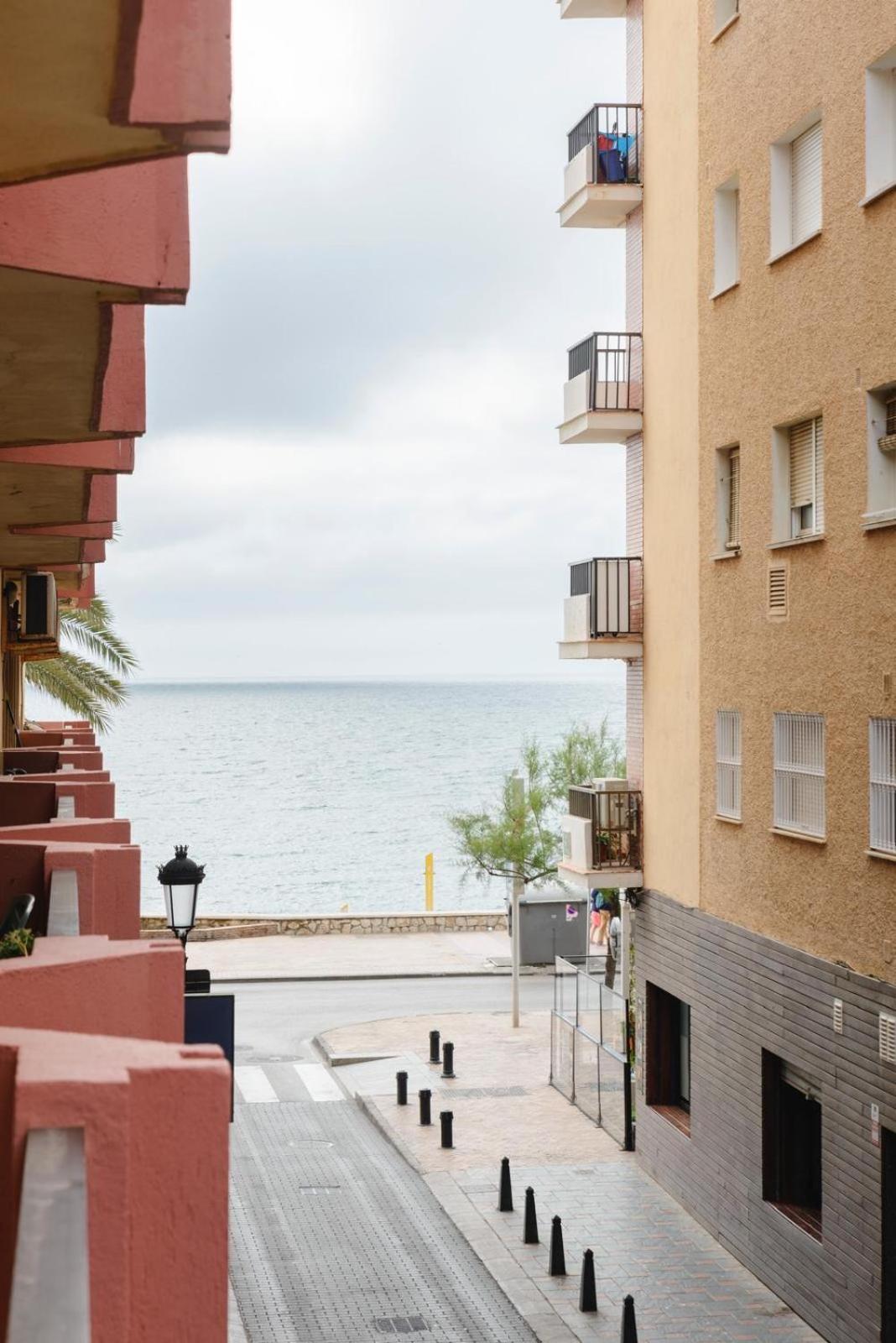 Apartamento Primera Linea De Playa 푸엔히롤라 외부 사진